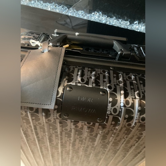 Authentic RIMOWA x DIOR luggage for carry on. - Picture 3 of 17